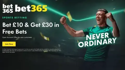 国安蓉城战平悬疑，红牌成谜；泰山申花逆转成功，教练功不可没。